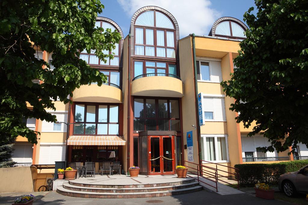 Hotel Napsugar Hévíz Extérieur photo
